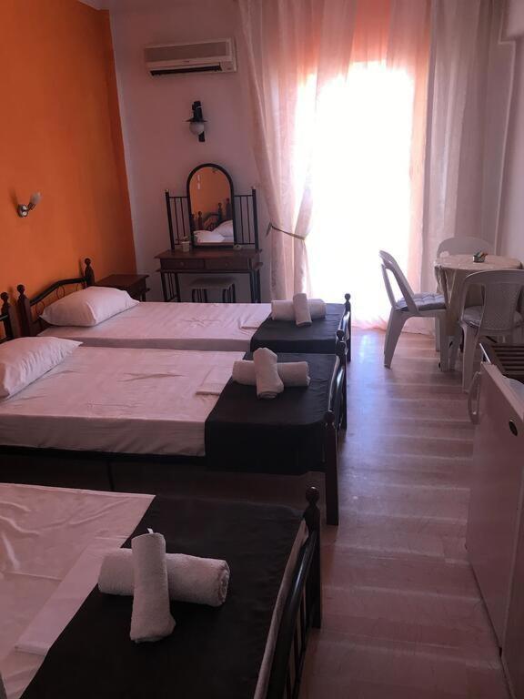 Angela - Zoi Rooms Skiathos-stad Buitenkant foto