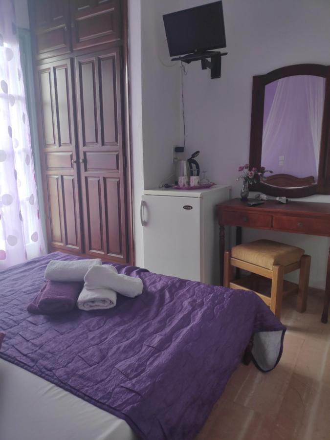 Angela - Zoi Rooms Skiathos-stad Buitenkant foto