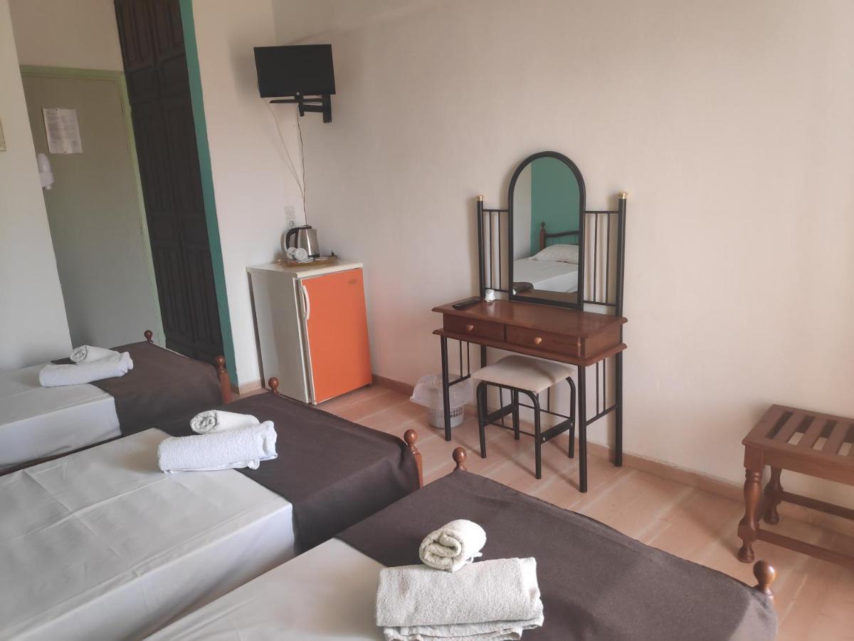 Angela - Zoi Rooms Skiathos-stad Buitenkant foto