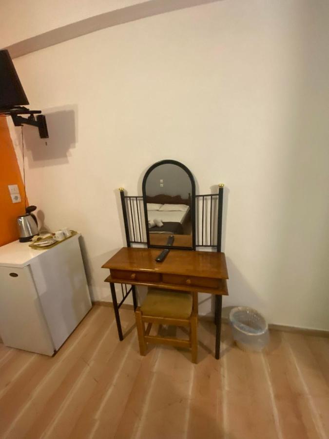 Angela - Zoi Rooms Skiathos-stad Buitenkant foto